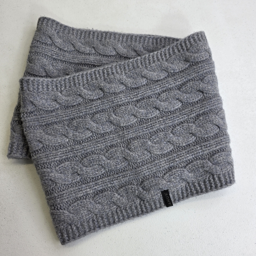 Kanuk cable knit chunky wool infinity scarf